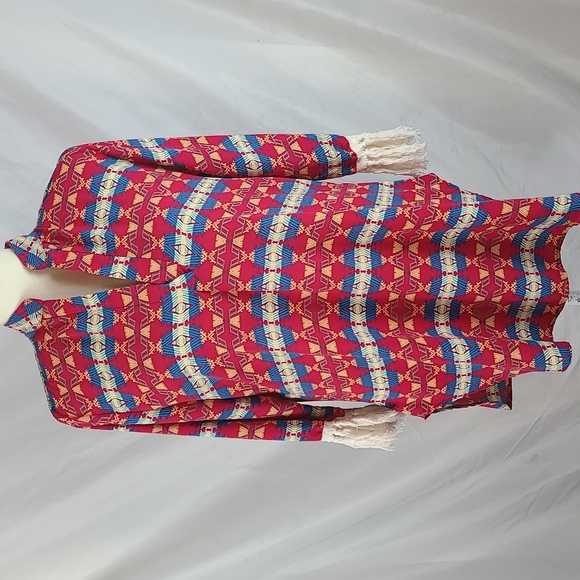 Yahada Southwestern Print Blouse - Picture 1 of 12